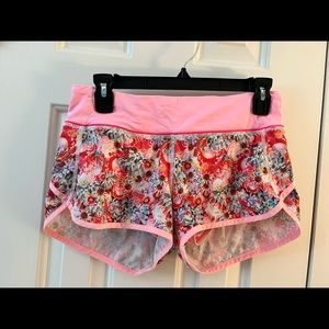 Lululemon Pink Floral Hotty 2.5” Lined Shorts